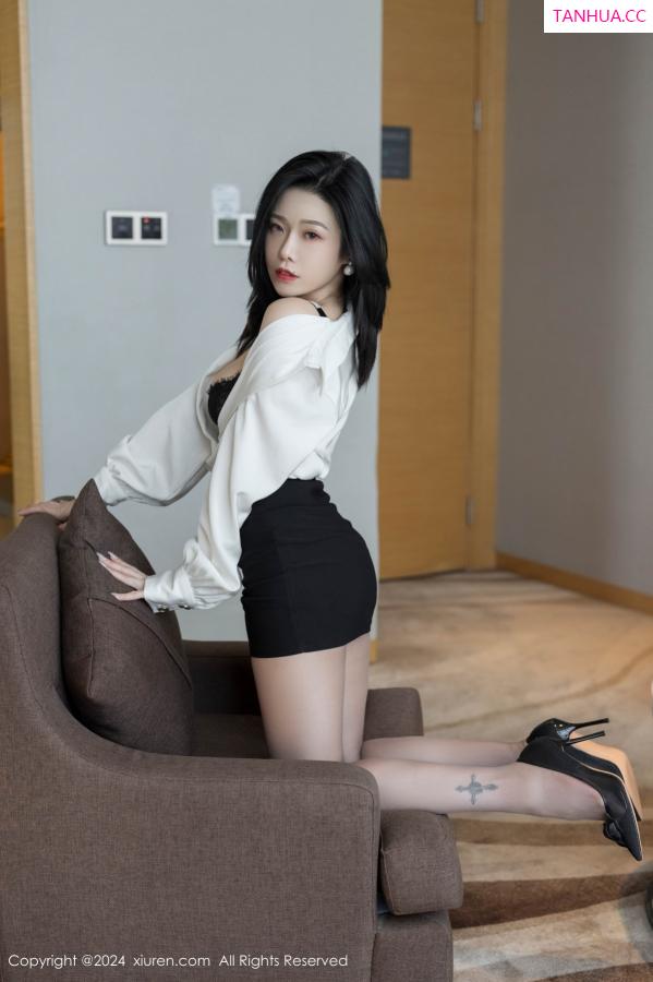 李凯诗 luvian本能 [XiuRen]高清写真图 2024.10.23 No.9329 luvian本能 黑丝美腿第9张图片